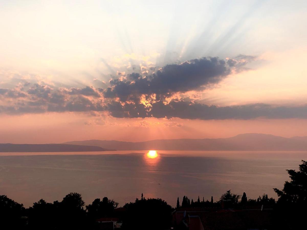 Villa Rudy Holiday Home Njivice Bagian luar foto