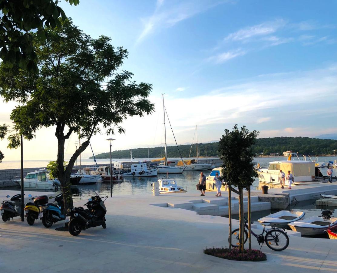 Villa Rudy Holiday Home Njivice Bagian luar foto